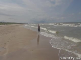 Pláž b-y piesočný